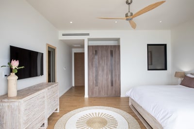 Luxury Villa Photo #26