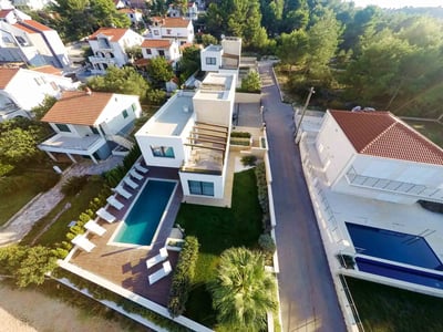 Luxury Villa Photo #5