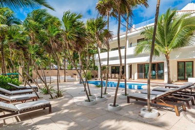 Luxury Villa Photo #9