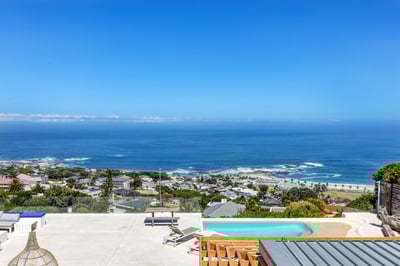 Luxury Villa Photo #12