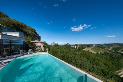 Luxury Villa Photo #3
