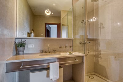 Luxury Villa Photo #30