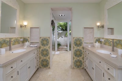 Luxury Villa Photo #21
