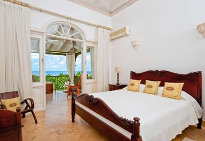 Luxury Villa Photo #16