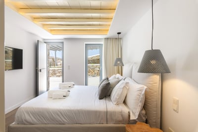 Luxury Villa Photo #41