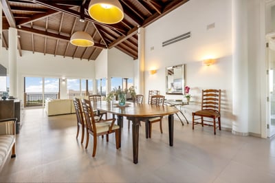Luxury Villa Photo #14