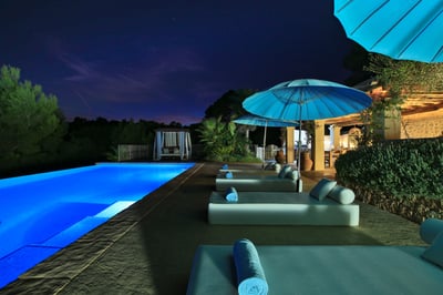 Luxury Villa Photo #4