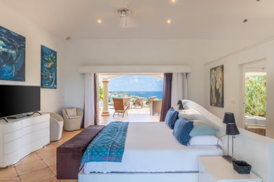 Luxury Villa Photo #35
