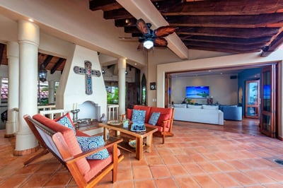 Luxury Villa Photo #13