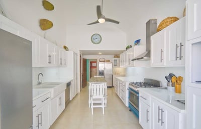 Luxury Villa Photo #17