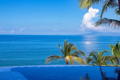 Luxury Villa Photo #7