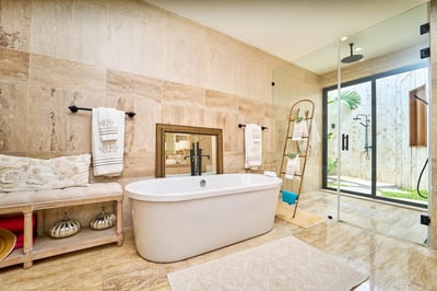 Luxury Villa Photo #23