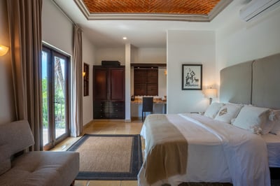 Luxury Villa Photo #50