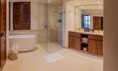 Luxury Villa Photo #16