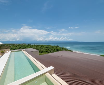 Luxury Villa Photo #4