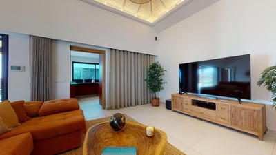 Luxury Villa Photo #28