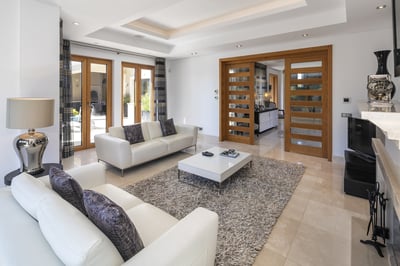 Luxury Villa Photo #9