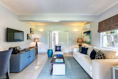 Luxury Villa Photo #5