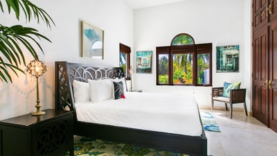 Luxury Villa Photo #21