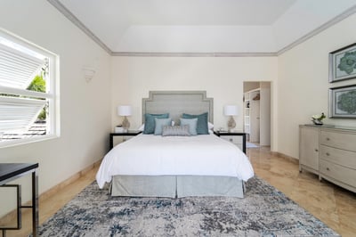Luxury Villa Photo #17