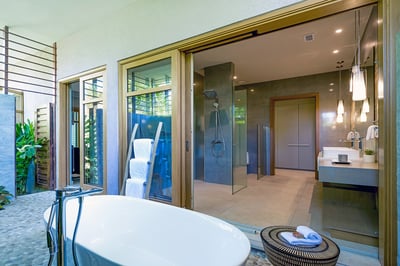 Luxury Villa Photo #32