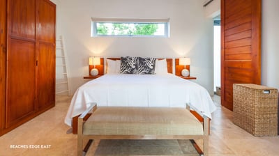 Luxury Villa Photo #13
