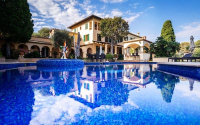 Luxury Villa Photo #2