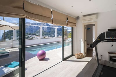 Luxury Villa Photo #7