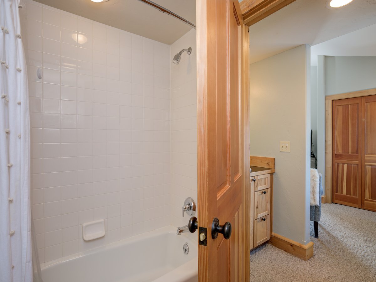 Powder Ridge Cabin | 6 Rose Bud