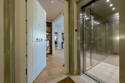 Luxury Villa Photo #19