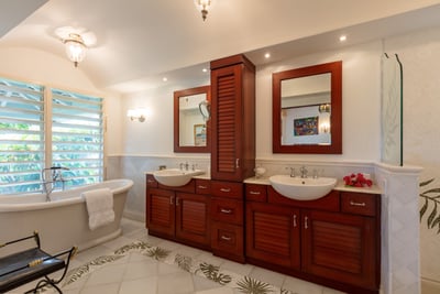 Luxury Villa Photo #36