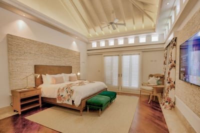 Luxury Villa Photo #38
