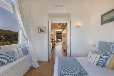 Luxury Villa Photo #47