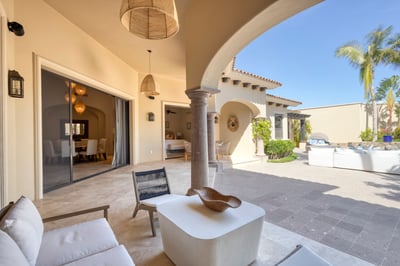 Luxury Villa Photo #13