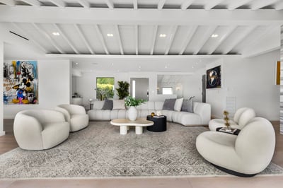Luxury Villa Photo #10