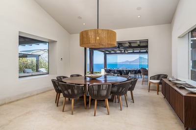 Luxury Villa Photo #15