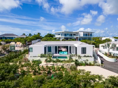 Luxury Villa Photo #4