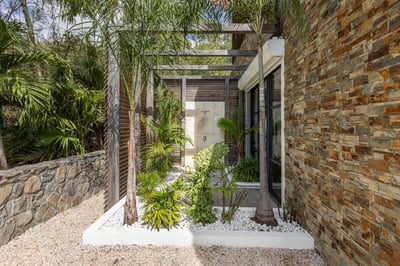 Luxury Villa Photo #30