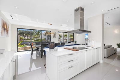 Luxury Villa Photo #25