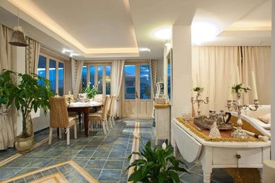 Luxury Villa Photo #15