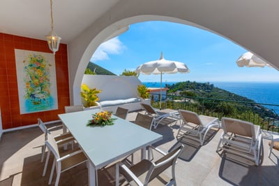 Luxury Villa Photo #3