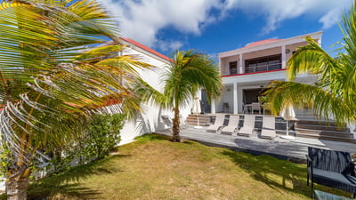 Luxury Villa Photo #3