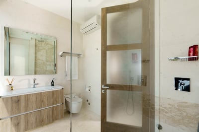 Luxury Villa Photo #51