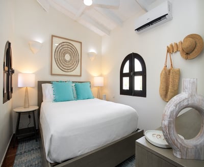 Luxury Villa Photo #27