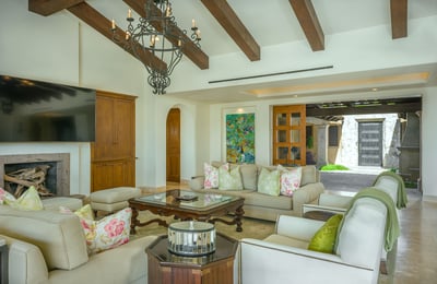 Luxury Villa Photo #31