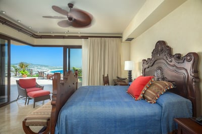 Luxury Villa Photo #38