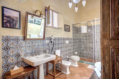 Luxury Villa Photo #27