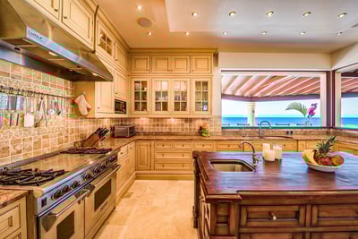 Luxury Villa Photo #28