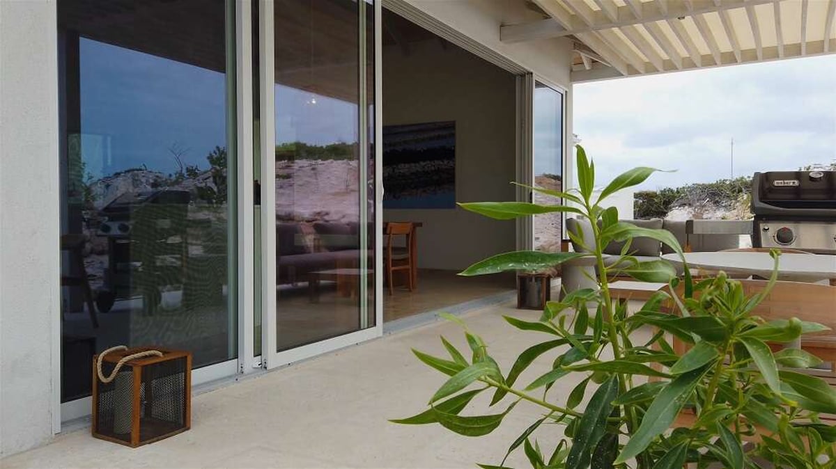 Three Bedroom Oceanfront Coral Villa villa rental - 7