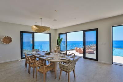 Luxury Villa Photo #15
